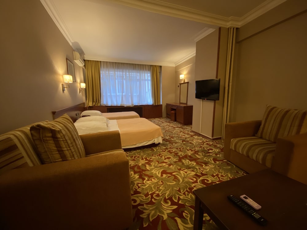 Hotel Monopol 15/29