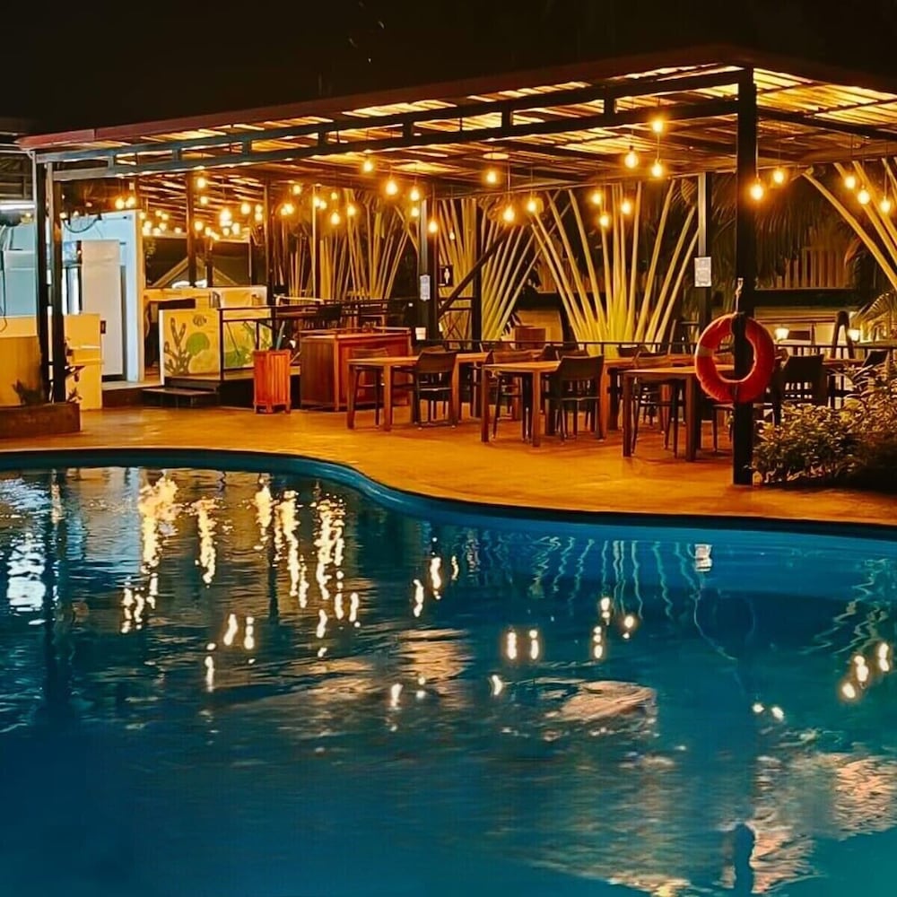 Touch Sea Boutique Hotel & Bistro 65/69