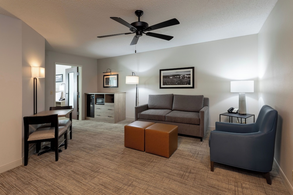 Grandstay Hotel Suites 37/50