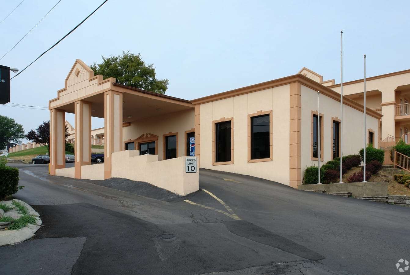 Super 8 by Wyndham Nashville Near Downtown / I-40 1/10