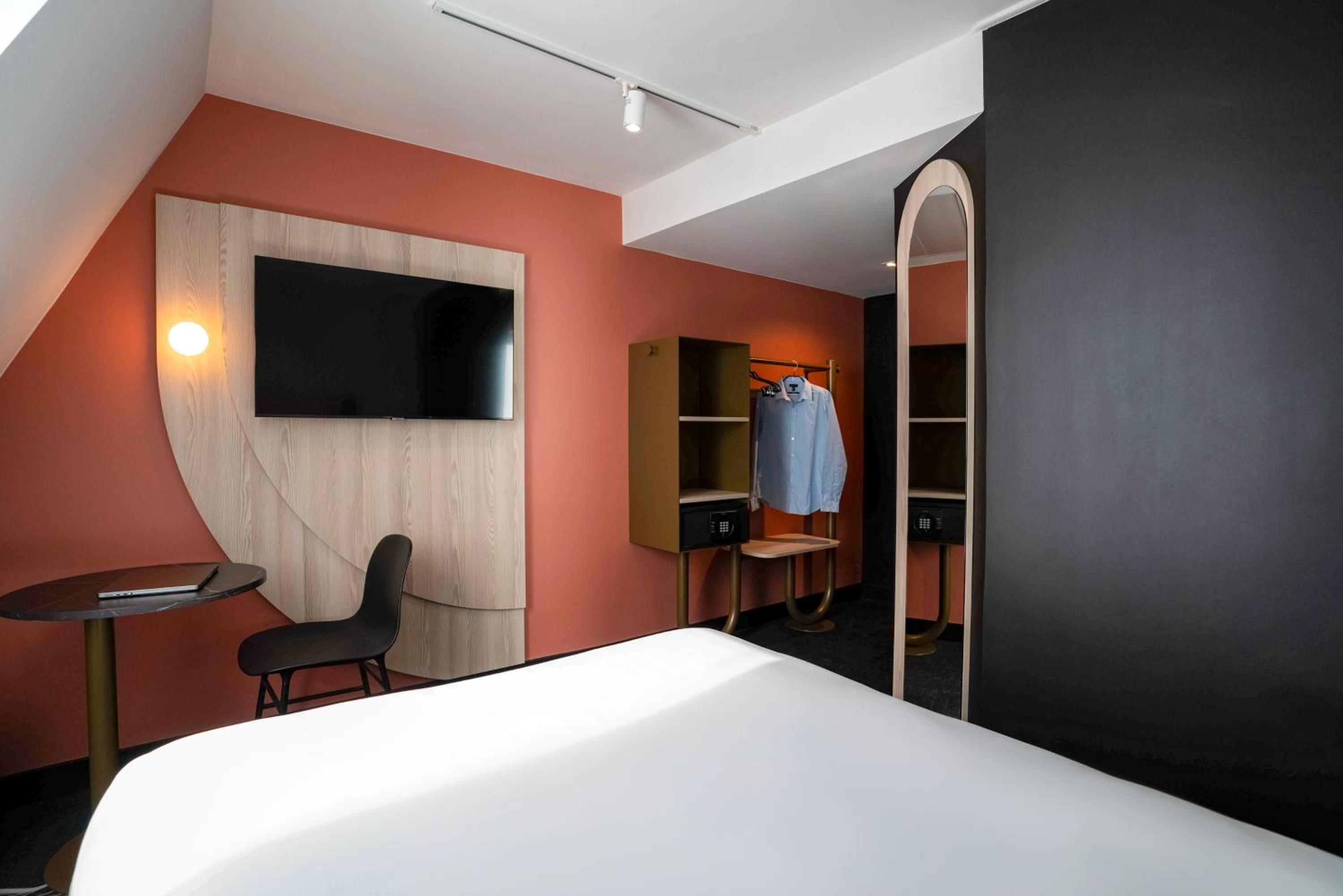 Adjoining, 2 Double Beds