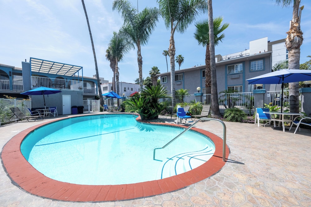Hollywood City Inn 58/60