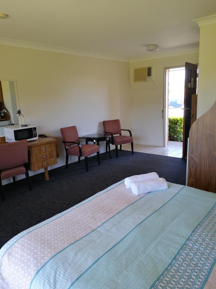Lakeside Lodge Motel 20/69