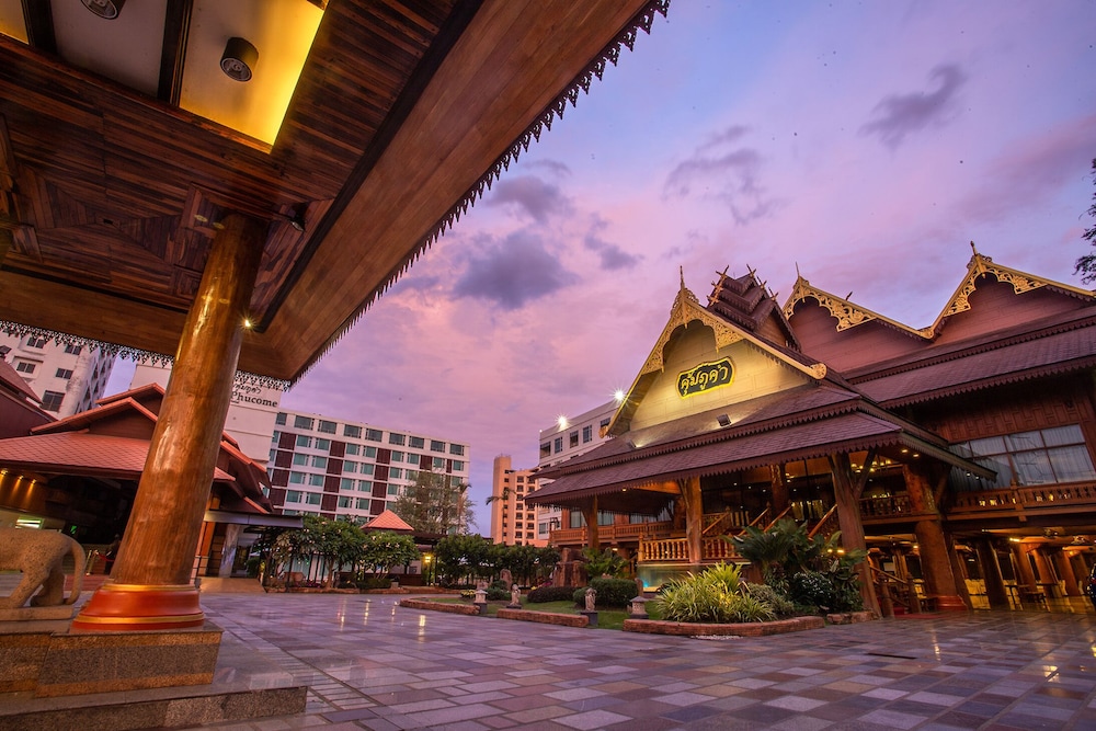 Khum Phucome Hotel 10/198