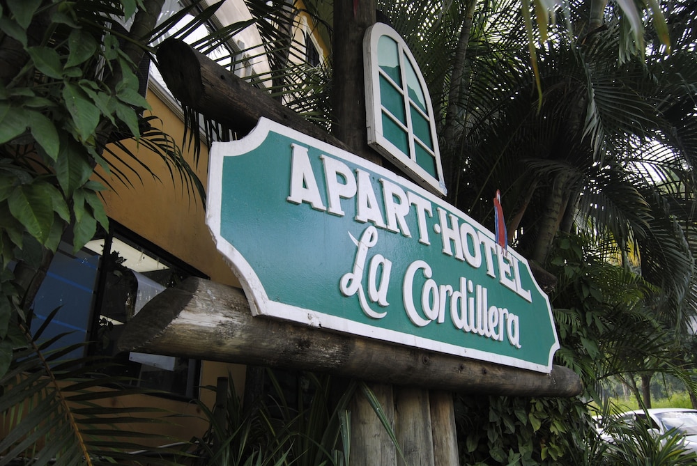 Aparthotel La Cordillera 12/68