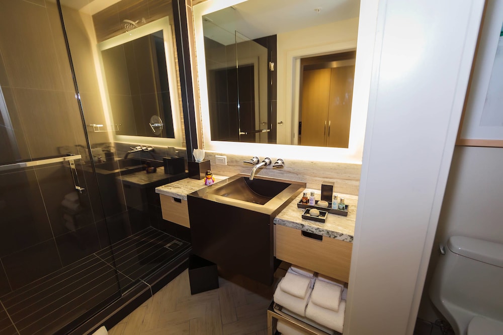 Art Ovation Hotel Autograph Collection 16/48