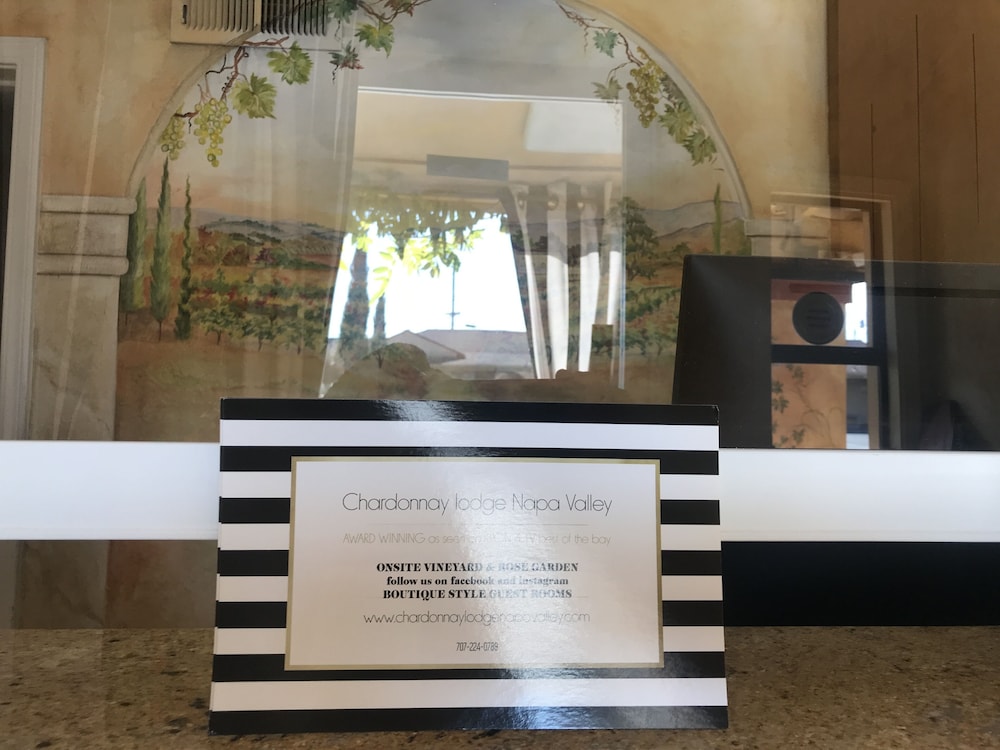 Chardonnay Lodge 20/46