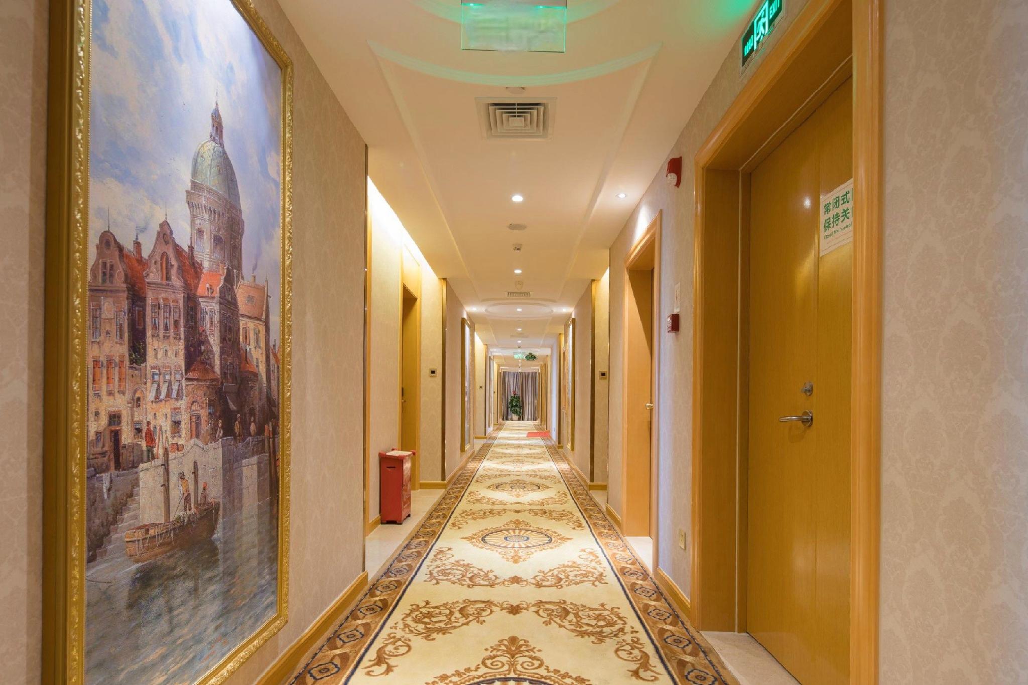 Vienna Hotel (Shenzhen Henggang Metro Station) 28/40