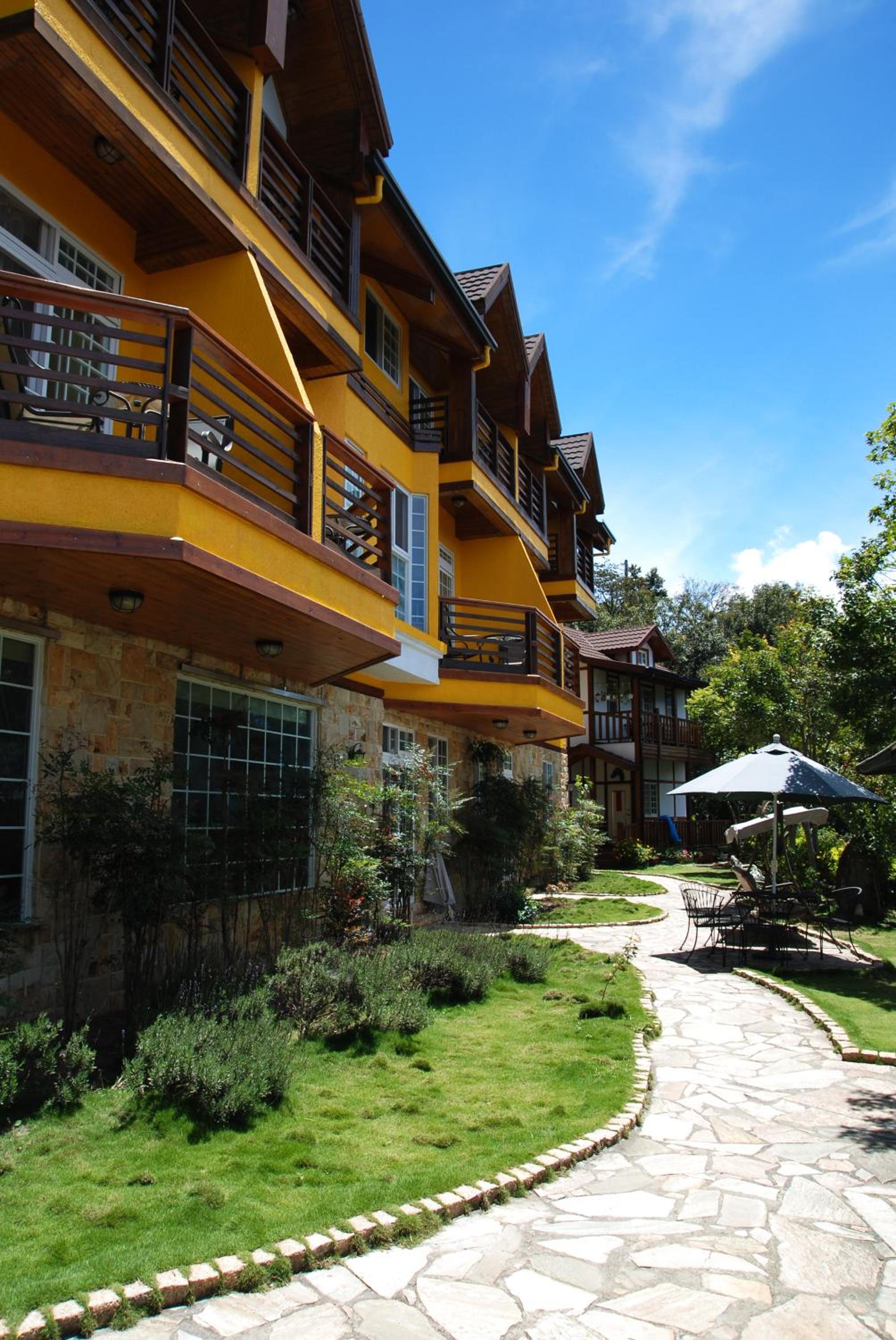 Euro Country Villa 37/41