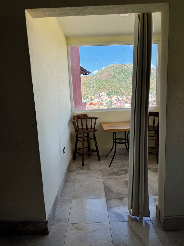 La Vista Hotel 17/50