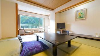 Japanese, Superior, Riverside, Indoor Bath