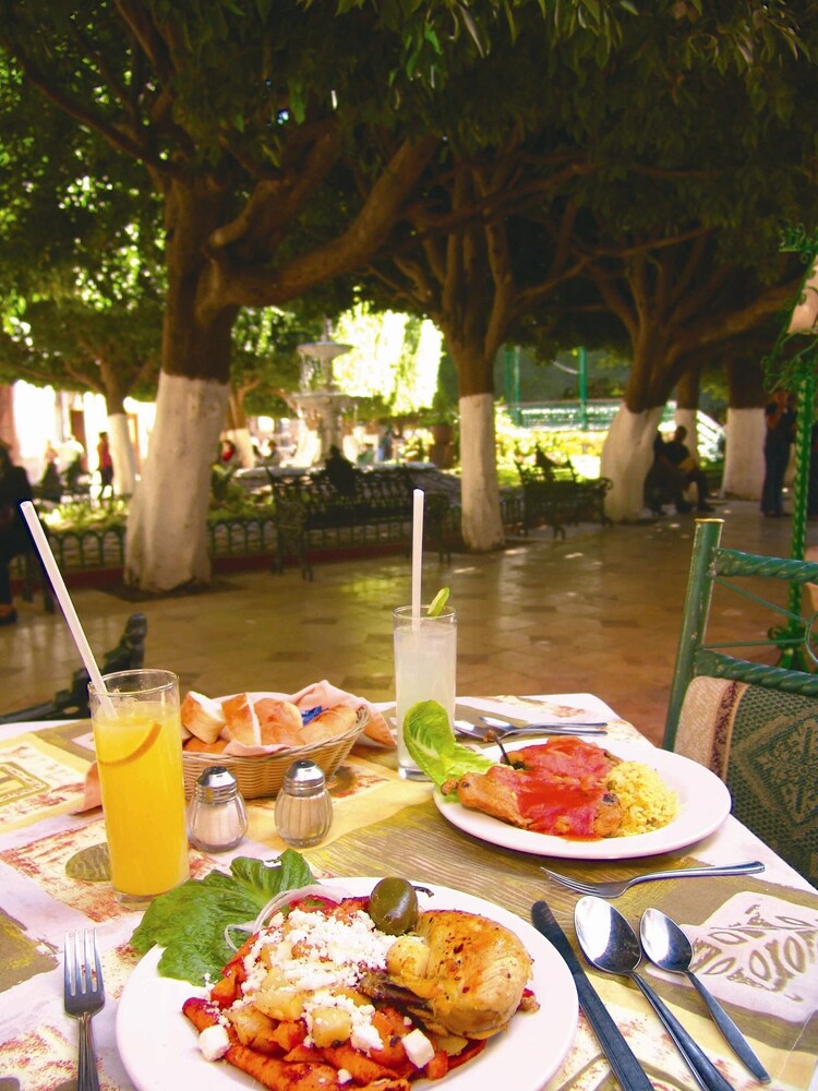 HOTEL POSADA SANTA FE 34/50