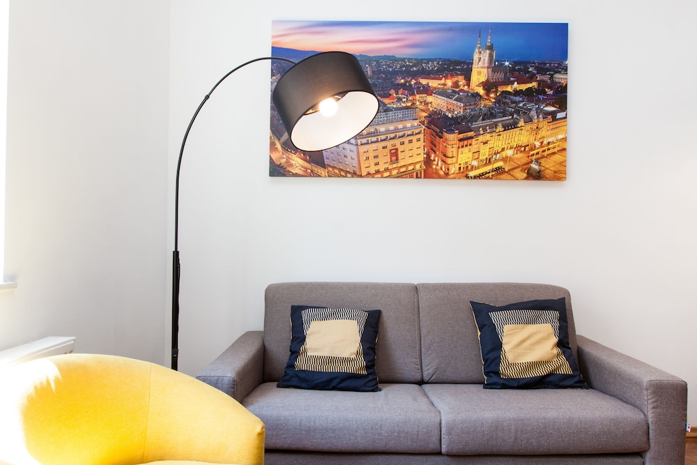 Loox Serviced Apartments Hatzova 12/33