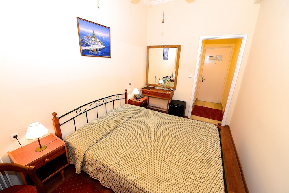 Dalia Hotel 9/49