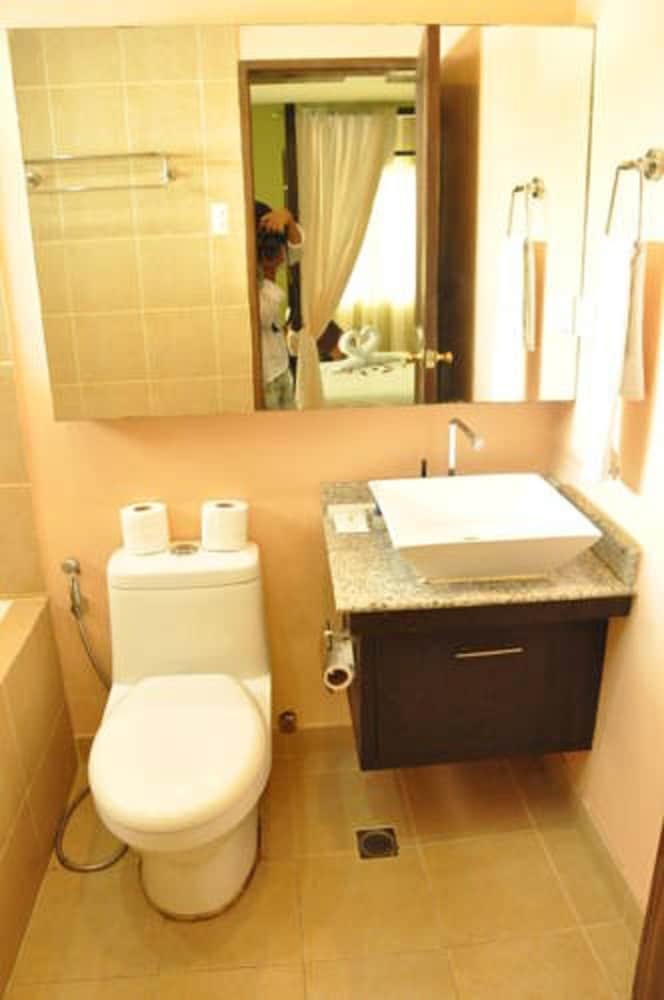 Seabird International Resort 30/35