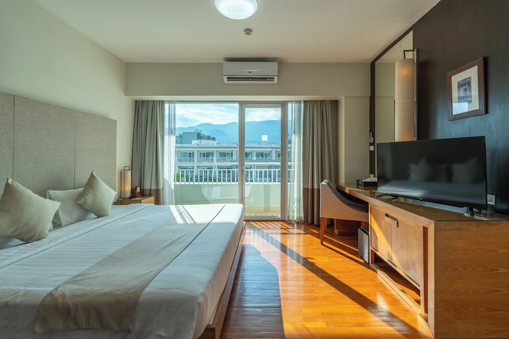 2 BEDROOMS, SUITE