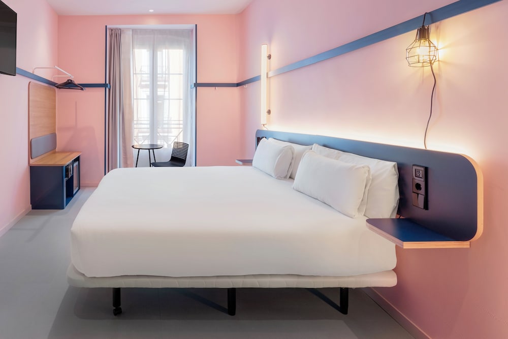 Premium, Double Bed