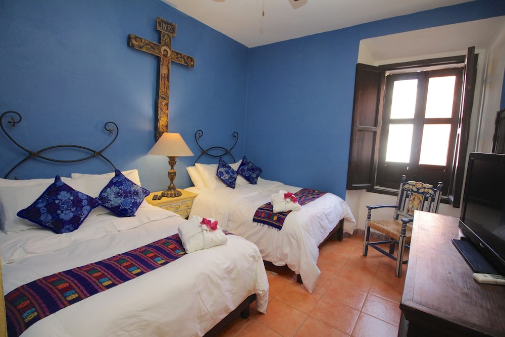 Casa Mia Suites 34/72