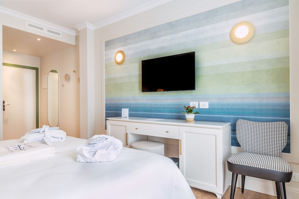 Sky Pool Hotel Sole Garda 55/68
