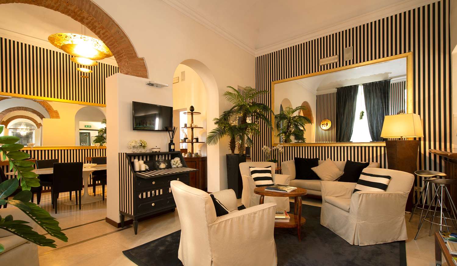 De La Pace, Sure Hotel Collection by Best Western 4/9