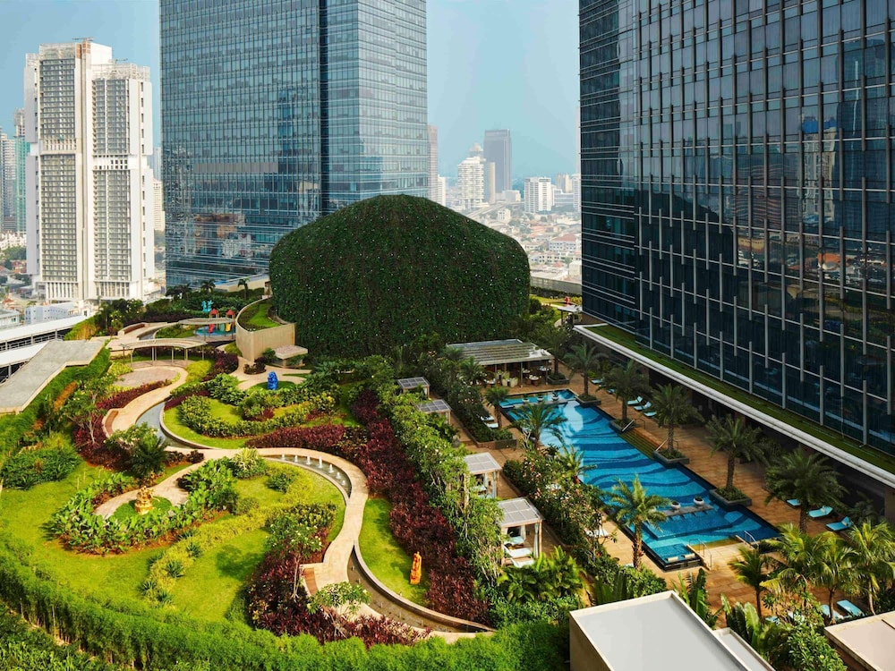 RAFFLES JAKARTA 47/50