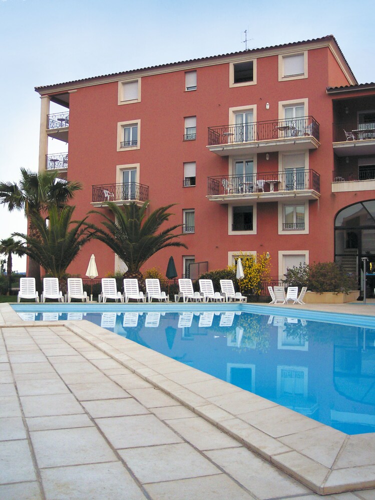 Lagrange Vacances Port Marine 8/65