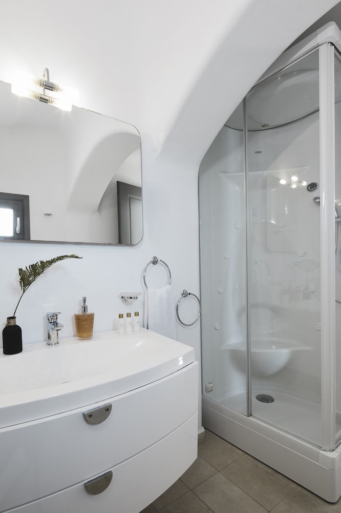 Santorini Princess Presidential Suites 50/50