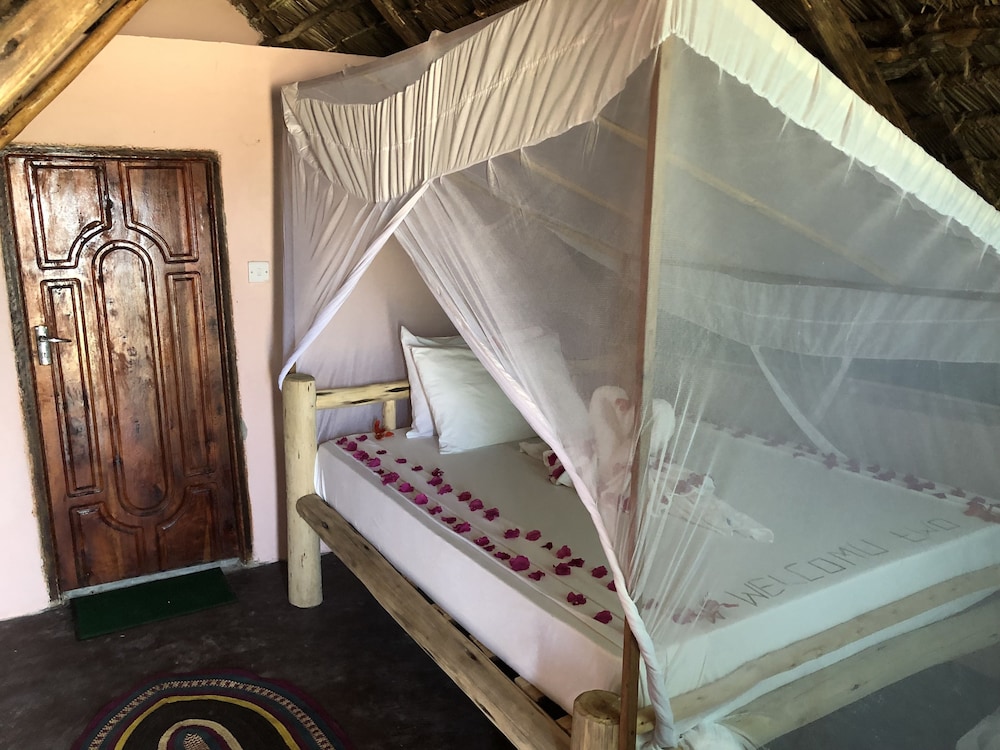 Blue Earth Beach Bungalows 45/72