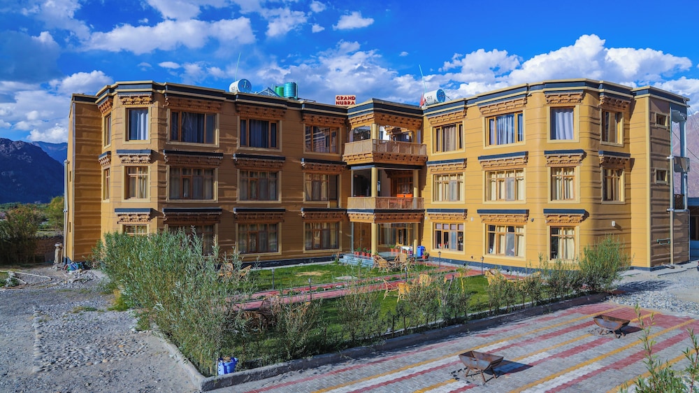 Hotel Grand Nubra 6/35