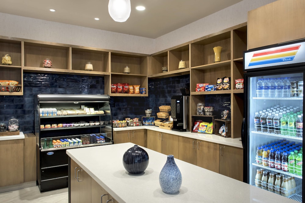 Delta Hotels By Marriott Utica 25/57