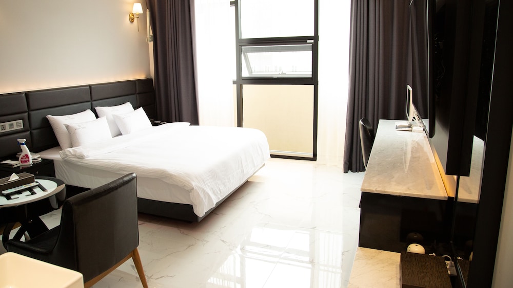 ELYSIA HOTEL 13/25