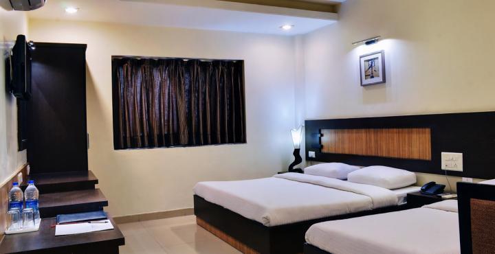 Super, Deluxe, 4 Beds