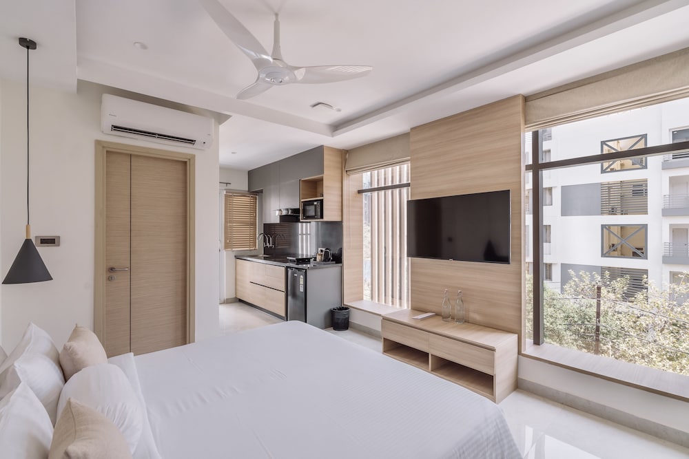 SKYLA Studios and Suites Kondapur 14/46