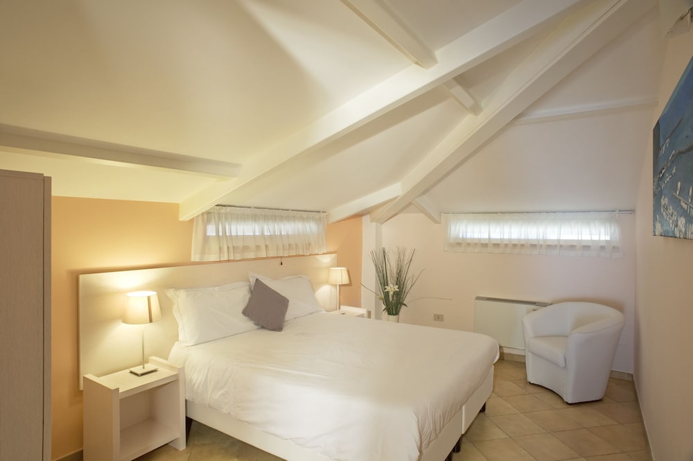 Tasso Suites 20/71