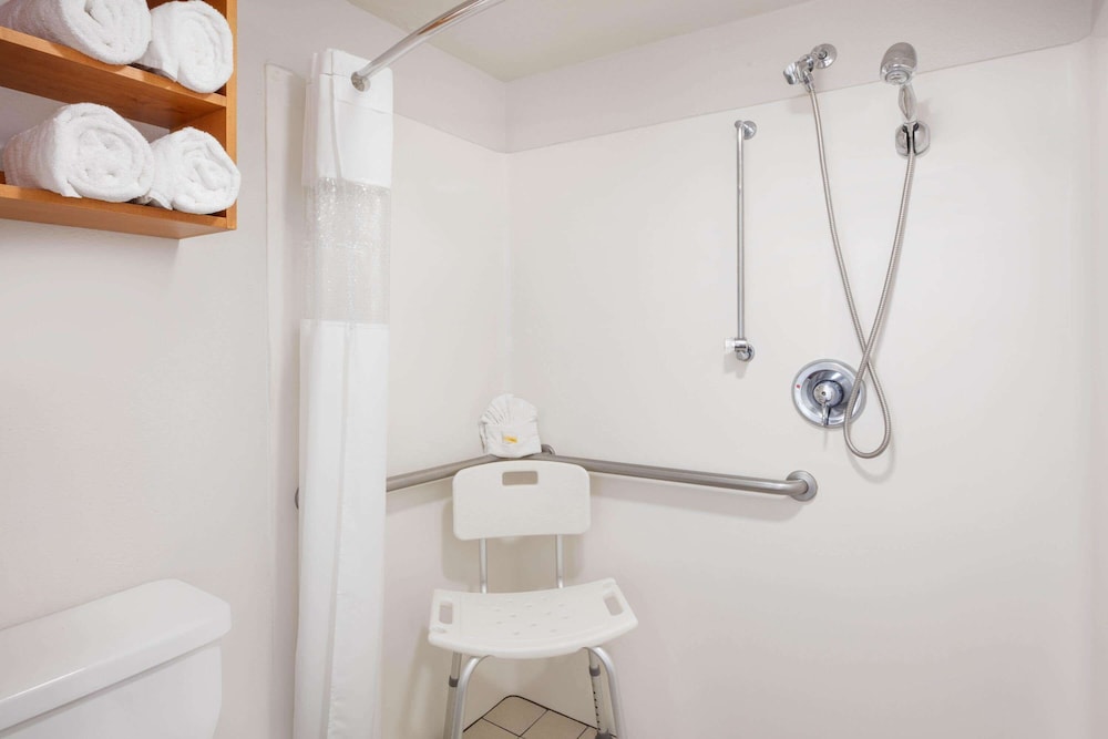 La Quinta Inn By Wyndham Cocoa Beach Port Canaveral 13/57