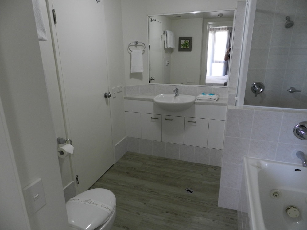 Neptune Resort 26/80