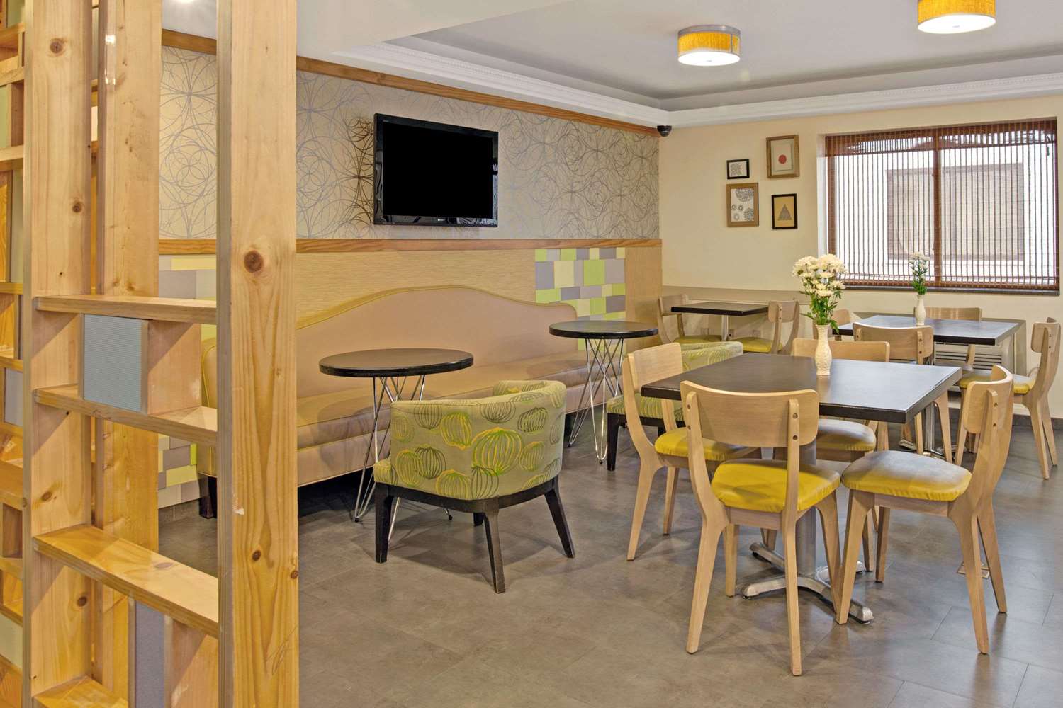 Ramada By Wyndham Staten Island 25/38