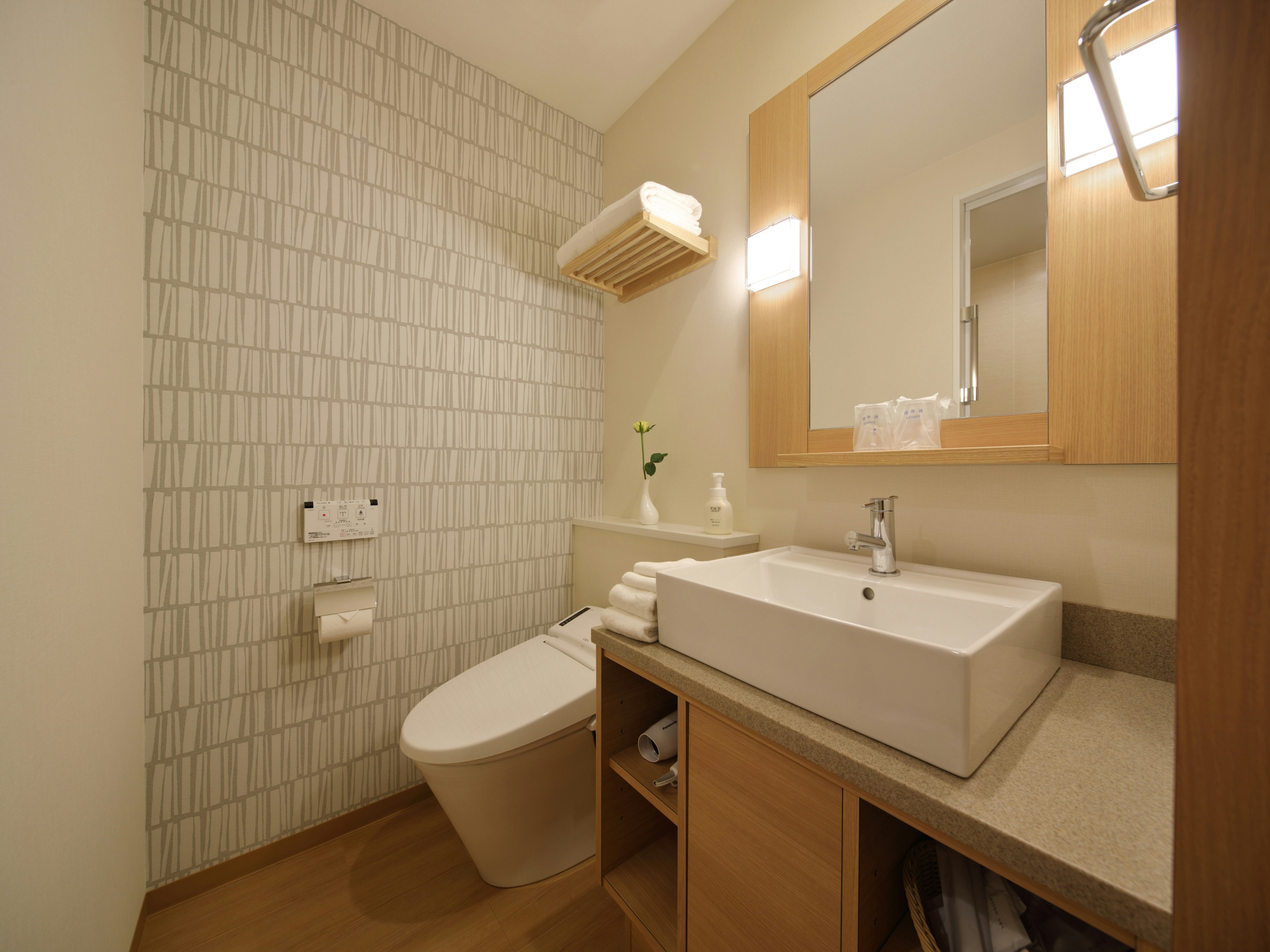 غرفة بسرير مزدوج، Red Roof Inn And Suites Osaka Namba Nippombashi 8/10