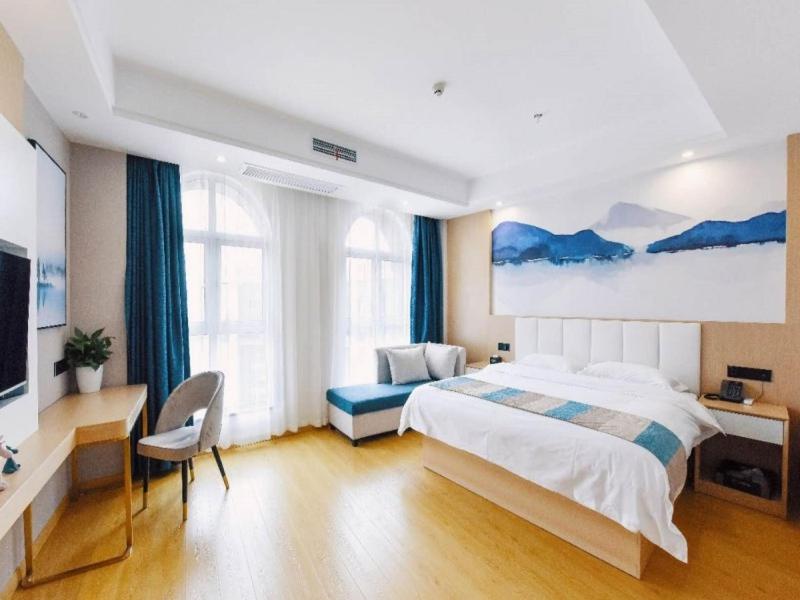 VX Wuxi Jiangyin High-tech Zone Panlongshan Park Hotel 2/18