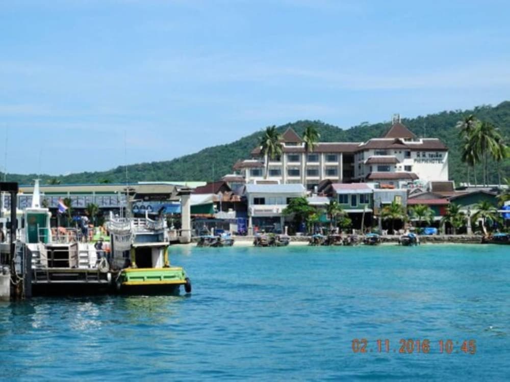 Phi Phi Hotel 58/64