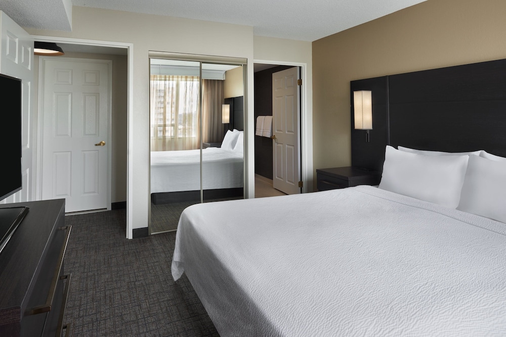 Residence Inn by Marriott London Downtown 12/45