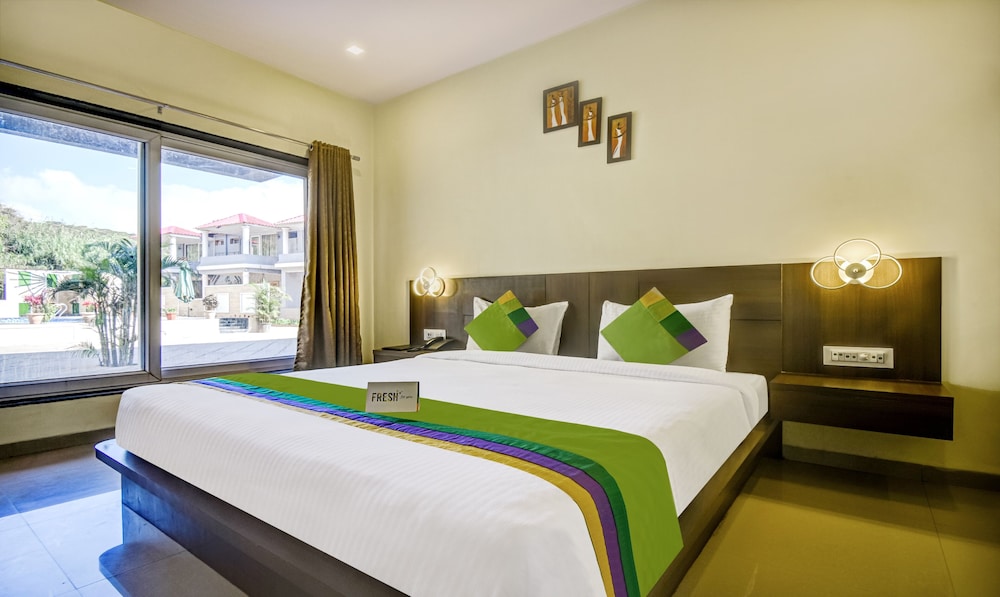Standard, Queen Bed 3/6
