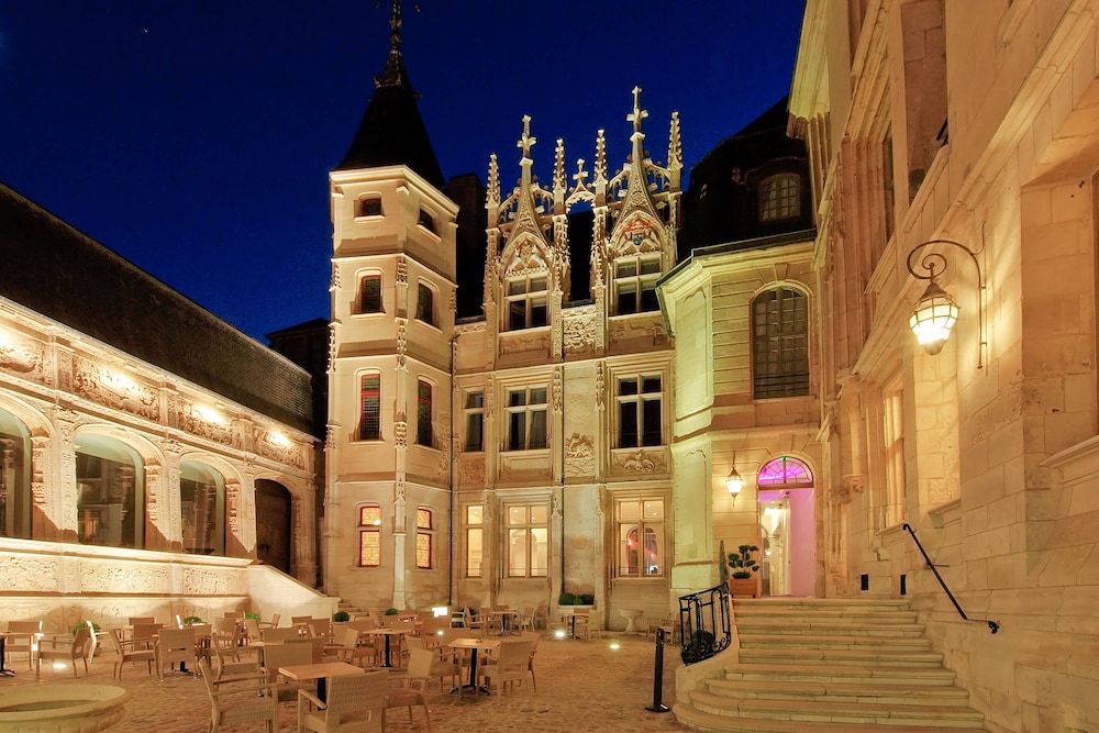 Hotel de Bourgtheroulde, Autograph Collection 5/38
