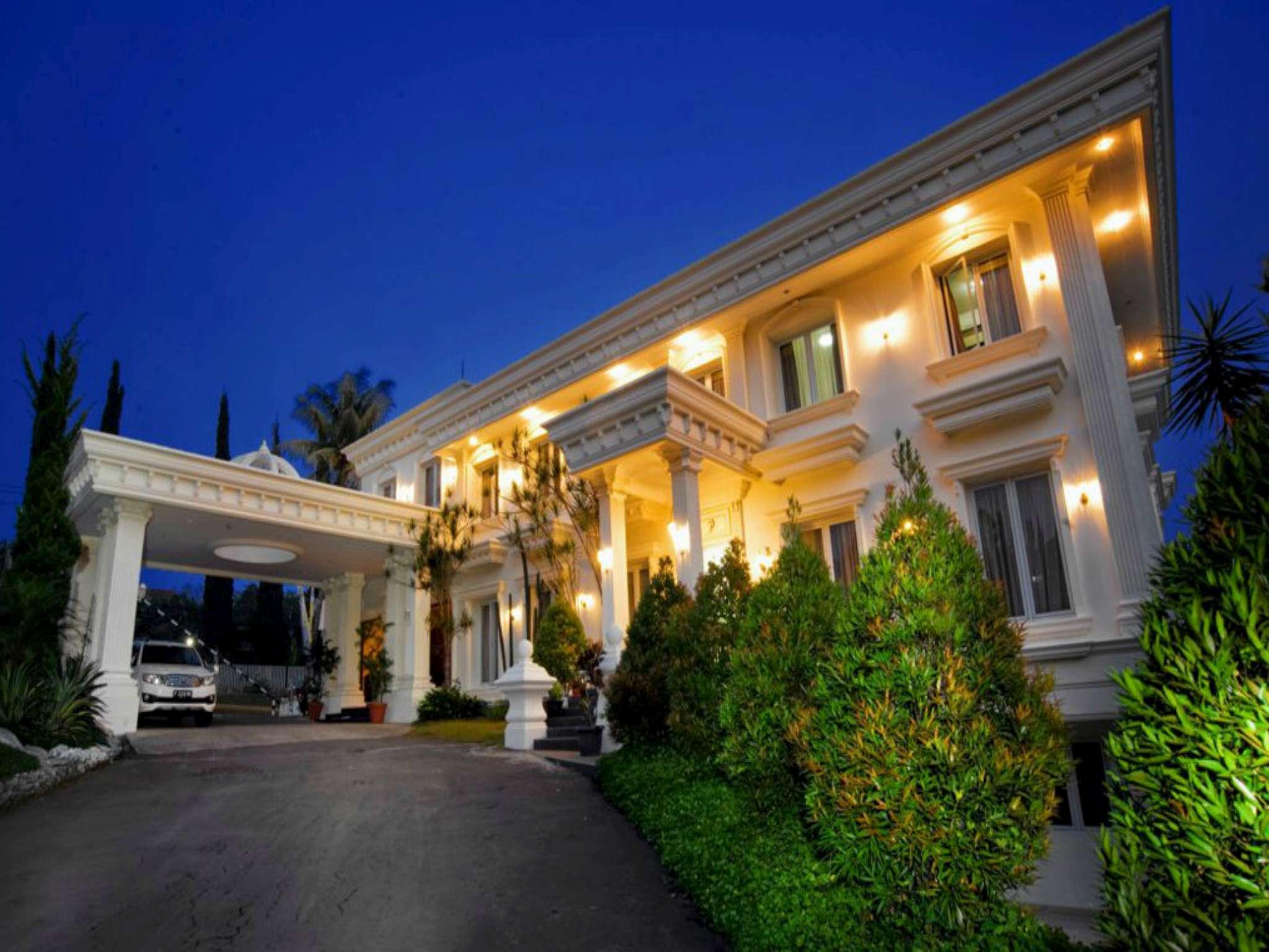 Rizen Premiere Hotel 23/28