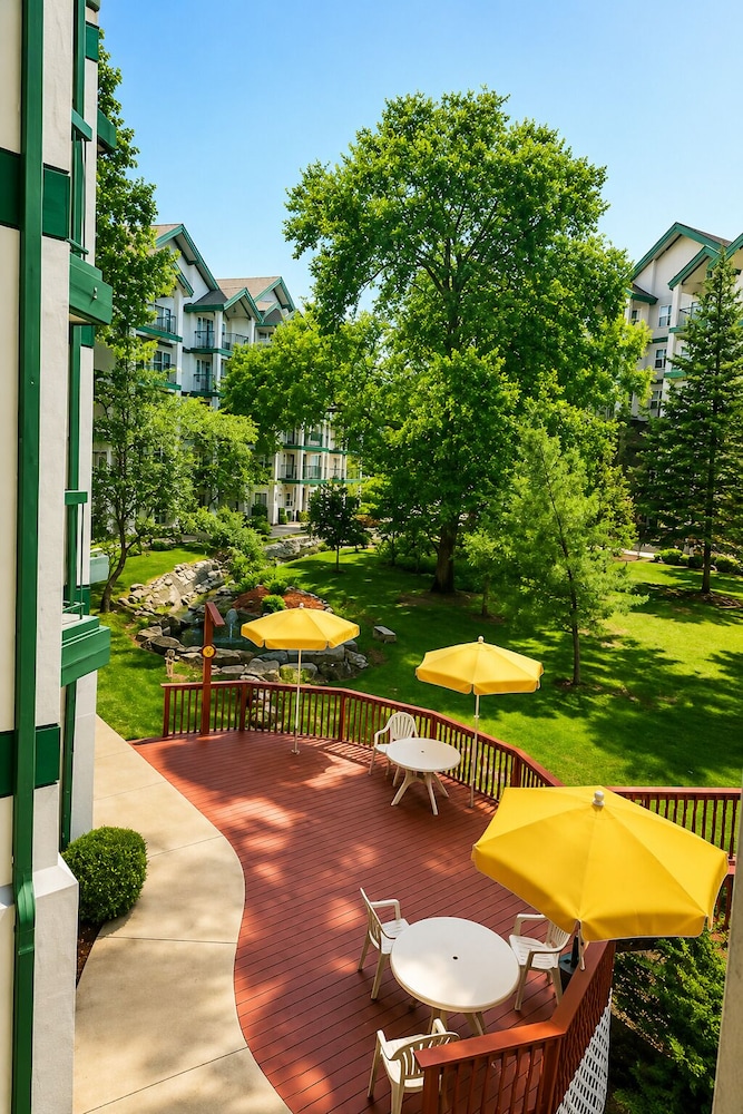 Capital Resorts Carriage Place 58/77