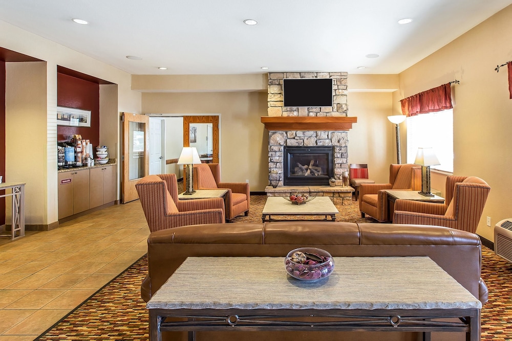 Quality Inn & Suites Loveland 28/34