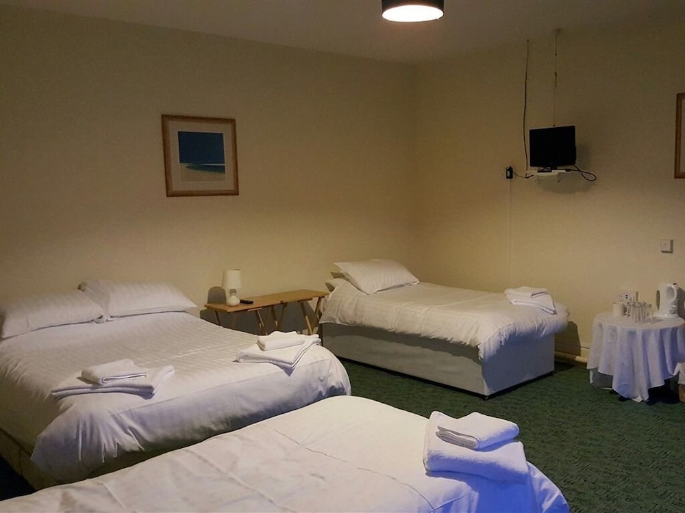 Station Hotel 6/56