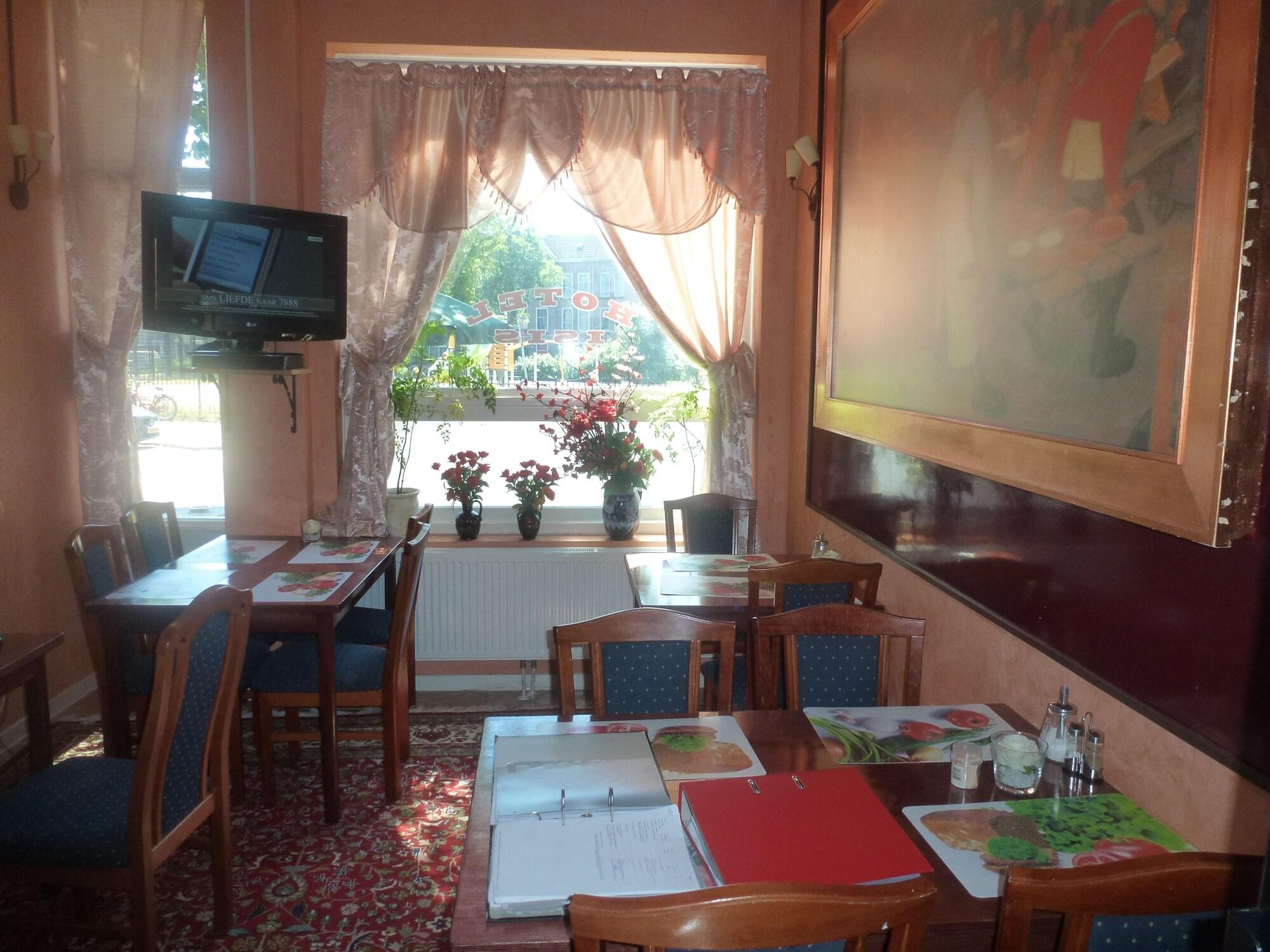 Hotel Isis 33/50