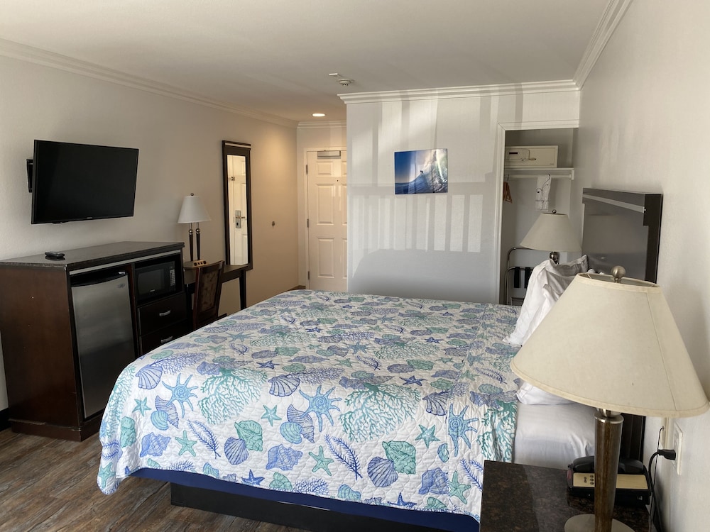 Ocean Surf Inn & Suites 20/73