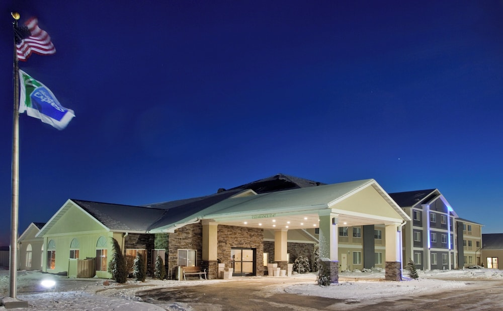 Holiday Inn Express Hotel Suites Beatrice 2/76